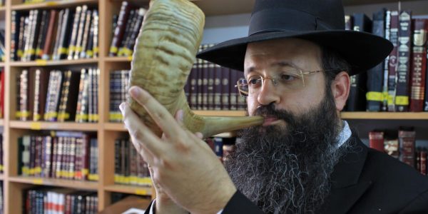 הרב יצחק בצרי // צילום: פלאש 90