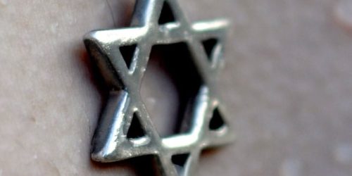 שרשרת מגן דוד. צילום אילוסטרציה: לואיס פישר/פלאש 90