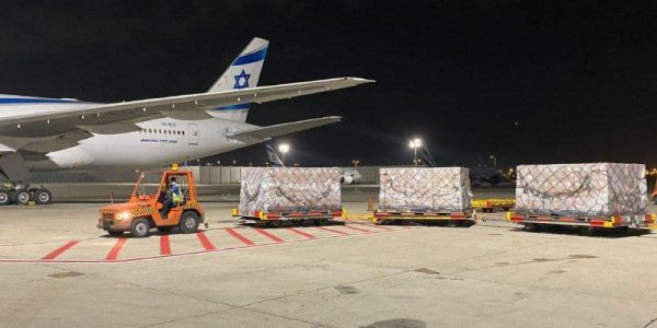 הגעת הבדיקות לנתב"ג// צילום: אדם גפן