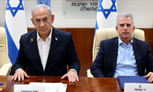 ראה"מ נתניהו בפתח ישיבת הקבינט. צילום: אבי אוחיון/ לע"מ