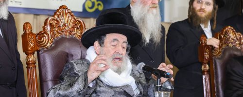 אדמור מויזניץ נושא דברים בחשיבות לימוד זוהק בני היכלא