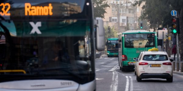 תחבורה ציבורית // צילום: Yonatan Sindel/Flash90