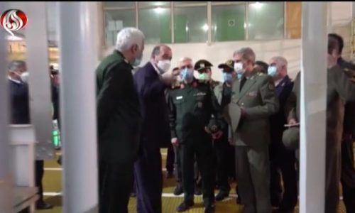 שר החוץ והרמטכ"ל האיראני בכניסה לכור הגרעיני | מתוך ערוץ טלוויזיה איראני