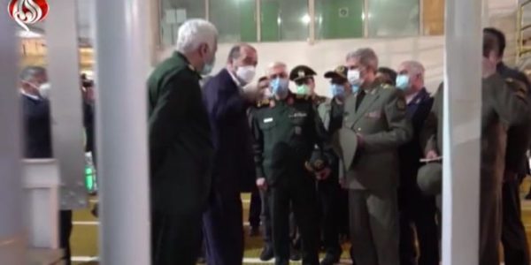 שר החוץ והרמטכ"ל האיראני בכניסה לכור הגרעיני | מתוך ערוץ טלוויזיה איראני