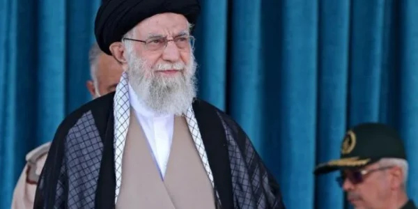 חמינאי (מתוך הרשתות באיראן)