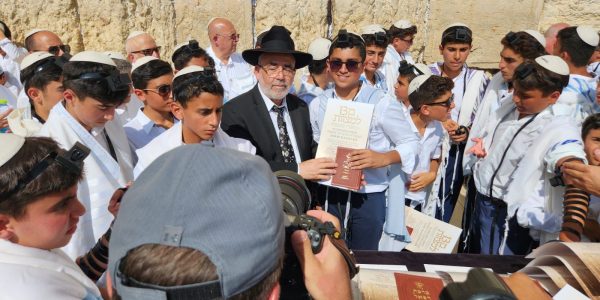אנוסי משהד בר מצווה עם הרב שלמה זביחי (1)