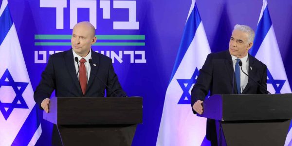 בנט ולפיד. צילום עוז שכטר (1)