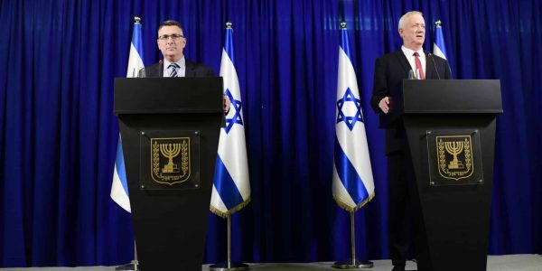 גנץ וסער במסיבת עיתונאים בהקמת 'המחנה הממלכתי'. צילום: תומר נויברג/פלאש 90