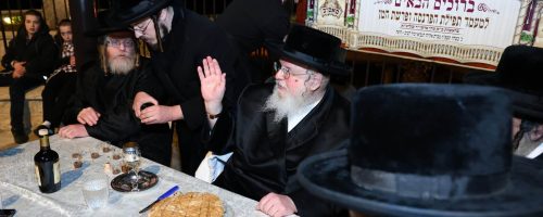 האדמור מסאסוב במערת אליהו הנביא בחיפה. צילום שמואל שנקר (12)