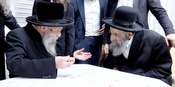 האדמור מסלאנים והרב צדקה (8)