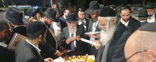 הגאון רבי יצחק יוסף בציון אביו מרן הגר''ע. צילום יעקב כהן (4)