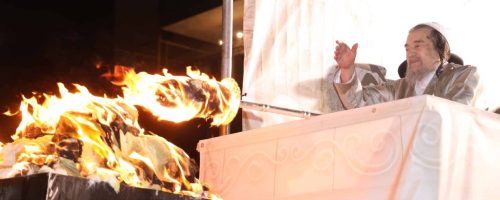 הדלקה הרב יעקב מאיר שכטער. צילום דוד ארזני (24)