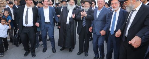 הכנסת ספר תורה טלזסטון. צילום יוסי רוזנבוים (1)