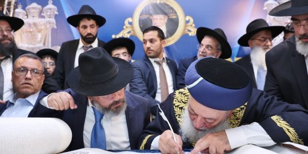 הכנסת-ספר-תורה-לעילוי-נשמת-הגרש-כהן.-צילום-יעקב-כהן-4