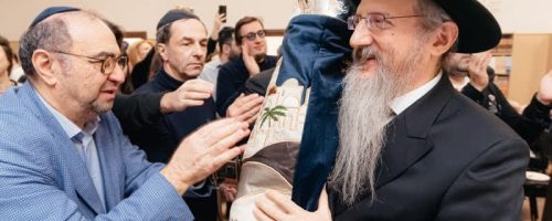 הכנסת-ספר-תורה-רוסיה.-צילום-לוי-נאזרוב-9