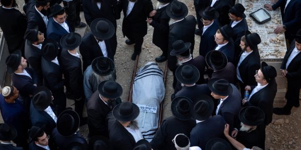 מסע הלוויית הק' ר' לוי יצחק פש הי''ד. צילום: חיים גולדברג/פלאש 90