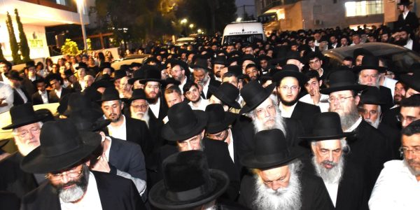 הלויית הק' הרב מצנר שנרצח בפיגוע ברמות. צילום יהודה פרקוביץ (11)