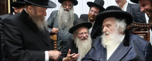 המשגיח-הגהצ-רבי-דן-סגל-בביקור-אצל-מרן-פוסק-הדור1-1