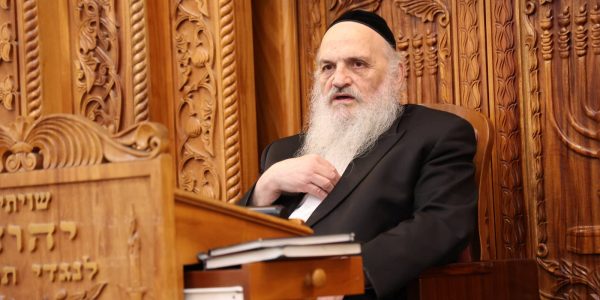 הרב חיים פיינשטיין בישיבת אור לציון בראשות הרב בן ציון אבא שאול. צילום דוד ארזני (16)
