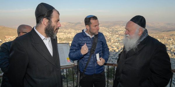 שר הבינוי בביקור בשומרון קורא לרוה"מ להביא מיליון יהודים ליו"ש
