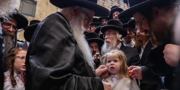 חלאקה לנין האדמו''ר מצאנז. צילום - דוד כהן פלאש 90 (22)