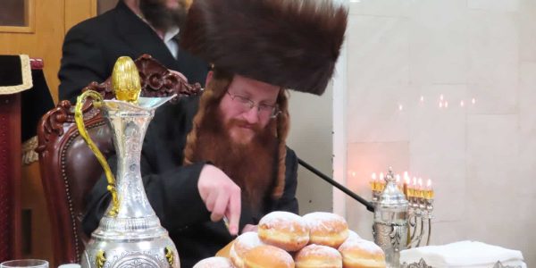 חנוכה בחצר קאליב. באדיבות המצלם (7)