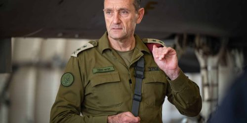 חרבות ברזל - הרמטכ''ל הרצי הלוי בבסיס תל נוף. צילום - דו''צ (2)