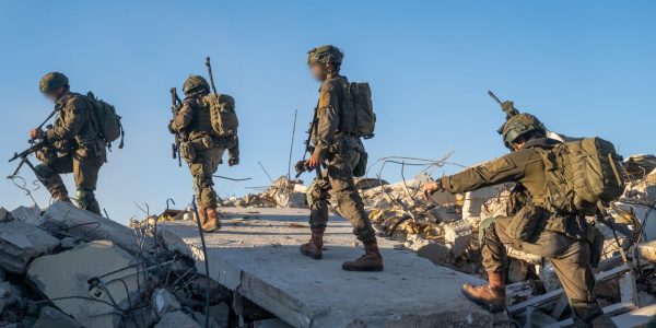 חרבות ברזל - לוחמי צק''ח 188 פועלים בחאן יונס ברצועת עזה. צילום דו''צ (4)