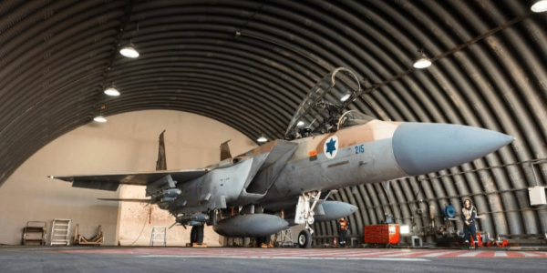 חרבות ברזל - מטוסי הקרב בדרך לתקיפת החות'ים בתימן. צילום - דו''צ (3)