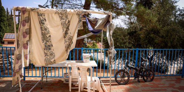 View of a Sukkah that was left from last year, in the northern Israeli city of Kiryat Shmona, October 15, 2024. Photo by David Cohen/Flash90 *** Local Caption *** עיר
קריית
שמונה
סוכה
שנה
שעברה
מפונים
מלחמה