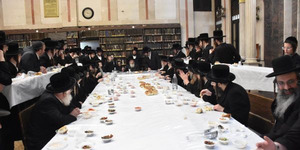 טיש לעלוב. צילום יהודה פרקוביץ (8)