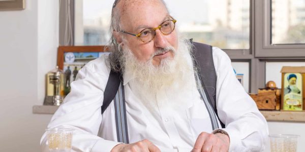 Jonathan Pollard, a former U.S. Navy analyst who spent three decades in prison for spying to Israel, poses for a picture in Jerusalem, on November 2, 2025. Photo by Yossi Aloni/Flash90 *** Local Caption *** שוחרר
אמריקה
מרגל
יונתן פולארד