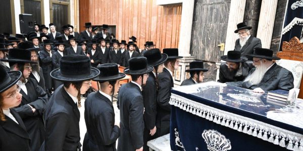 ישיבות צאנז. צילום משה גולדשטיין (29)