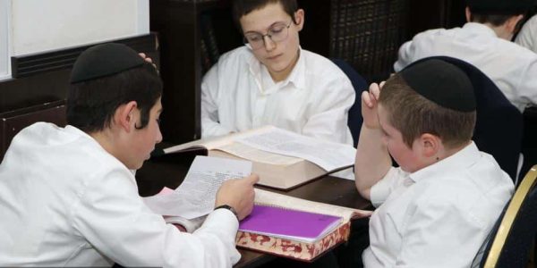 לימוד בישיבה