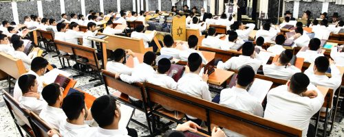 ישיבת נחלת דן. צילום שוקי לרר (5)