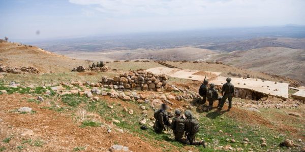 לוחמי צה''ל במוצבי הצבא הסורי בכתר החרמון בסוריה. צילום - דו''צ (5)