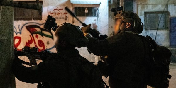 לוחמי צה''ל במחנה הפליטים בלאטה שבשכם. צילום - דו''צ (2)