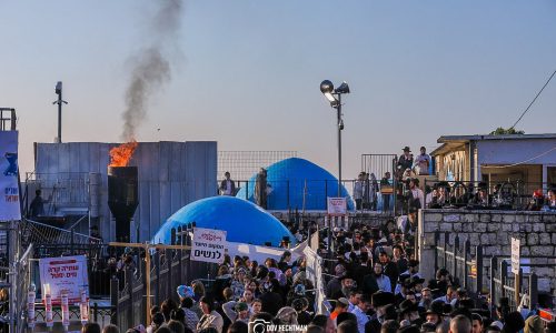 מירון לג בעומר תשפ''ג בזריחה ותפילת שחרית. צילום דב בער הכטמן.