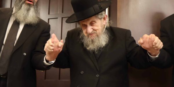 מרן הגר''ד לנדו בישיבת אור אלחנן. צילום יצחק ורדי (2)