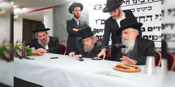 מרן הגר''ד לנדו בישיבת רבי חיים עוזר. באדיבות המצלם (5)