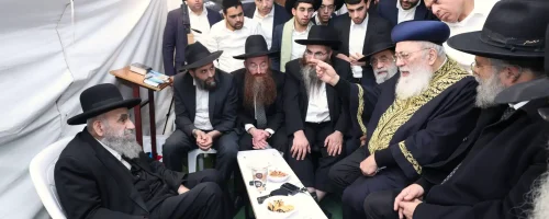 ניחום אבלים הרב משה צדקה. צילום דוד ארזני (64)