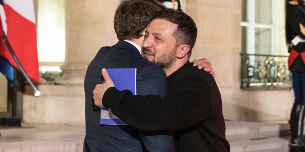 נשיא צרפת עמנואל מקרון ונשיא אוקראינה ולדימיר זלנסקי. צילום טוויטר