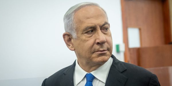 בנימין נתניהו בבית המשפט// צילום: יונתן זינדל/פלאש 90