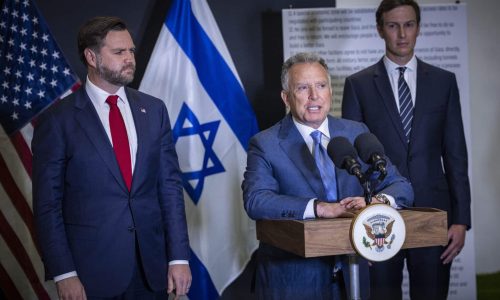 U.S. Middle East Envoy Steve Witkoff delivers a statement to the media alongside Jared Kushner and U.S. Vice President JD Vance, near Kiryat Gat, on October 21, 2025. Photo by Chaim Goldberg/Flash90

 *** Local Caption *** ישראל
מסיבת עיתונאים
ארצות הברית
ביקור
עזה
מלחמה
הפסקת אש
סגן נשיא ארה"ב
 ג'יי די ואנס
ג'ארד קושנר
סטיב ויטקוף