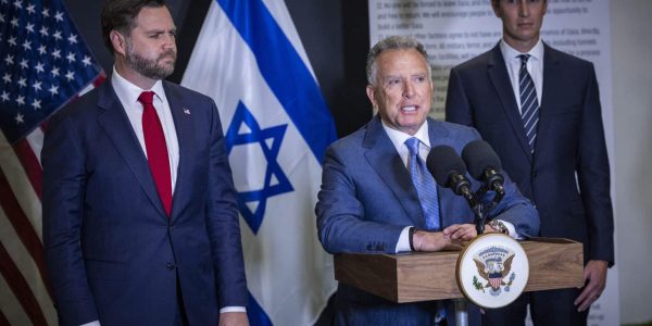 U.S. Middle East Envoy Steve Witkoff delivers a statement to the media alongside Jared Kushner and U.S. Vice President JD Vance, near Kiryat Gat, on October 21, 2025. Photo by Chaim Goldberg/Flash90

 *** Local Caption *** ישראל
מסיבת עיתונאים
ארצות הברית
ביקור
עזה
מלחמה
הפסקת אש
סגן נשיא ארה"ב
 ג'יי די ואנס
ג'ארד קושנר
סטיב ויטקוף