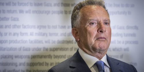 U.S. Middle East Envoy Steve Witkoff delivers a statement to the media alongside Jared Kushner and U.S. Vice President JD Vance, near Kiryat Gat, on October 21, 2025. Photo by Chaim Goldberg/Flash90

 *** Local Caption *** ישראל
מסיבת עיתונאים
ארצות הברית
ביקור
עזה
מלחמה
הפסקת אש
סגן נשיא ארה"ב
 ג'יי די ואנס
ג'ארד קושנר
סטיב ויטקוף