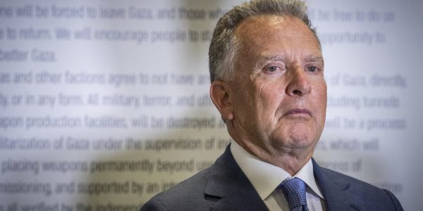 U.S. Middle East Envoy Steve Witkoff delivers a statement to the media alongside Jared Kushner and U.S. Vice President JD Vance, near Kiryat Gat, on October 21, 2025. Photo by Chaim Goldberg/Flash90

 *** Local Caption *** ישראל
מסיבת עיתונאים
ארצות הברית
ביקור
עזה
מלחמה
הפסקת אש
סגן נשיא ארה"ב
 ג'יי די ואנס
ג'ארד קושנר
סטיב ויטקוף