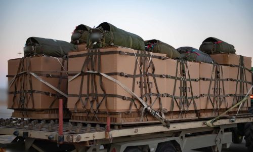 משאיות בדרך לעזה