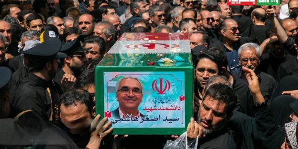 הלוויית בכירים במשמרות המהפכה, במהלך עם כלביא