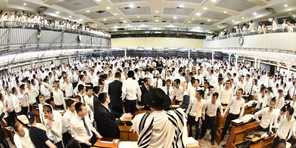 פורים בישיבת פוניבז'. צילום שוקי לרר (10)